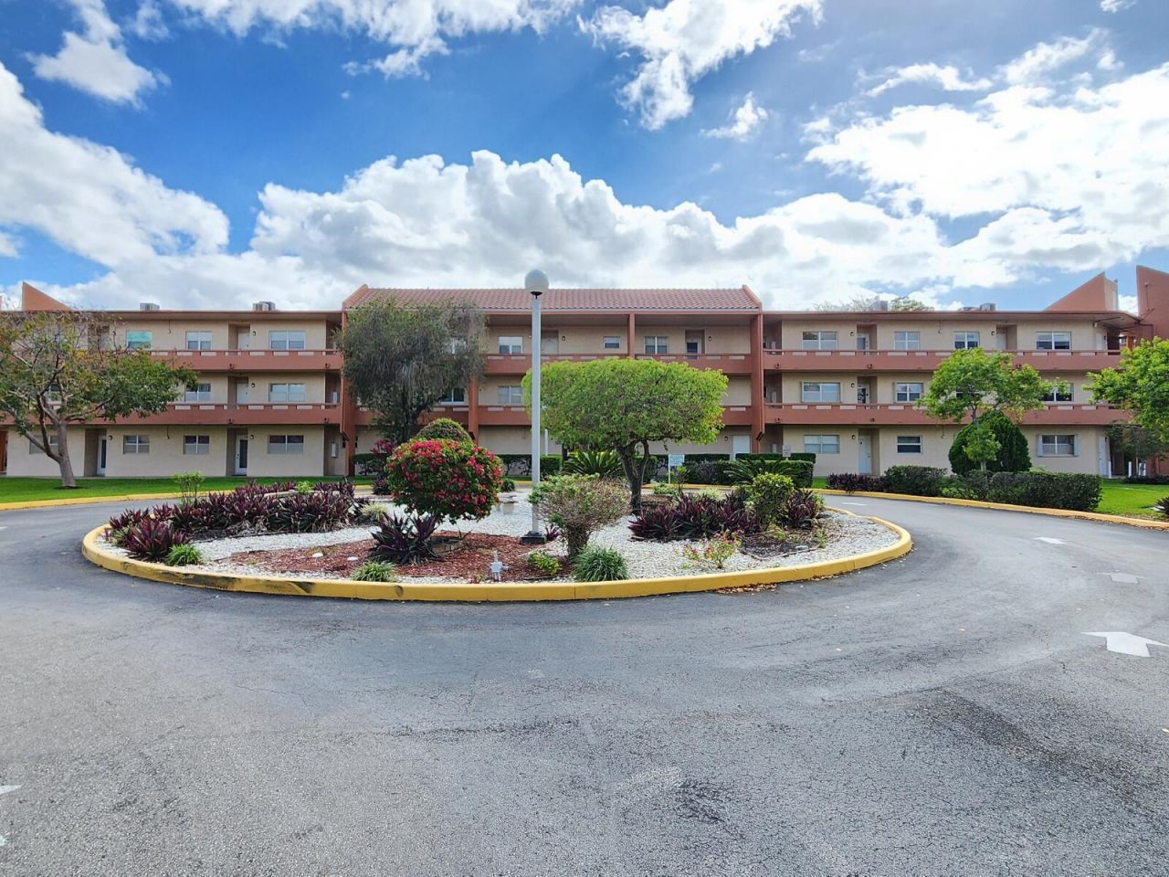 8842 W Mcnab Road, Unit 205, Tamarac, FL 33321 Photo