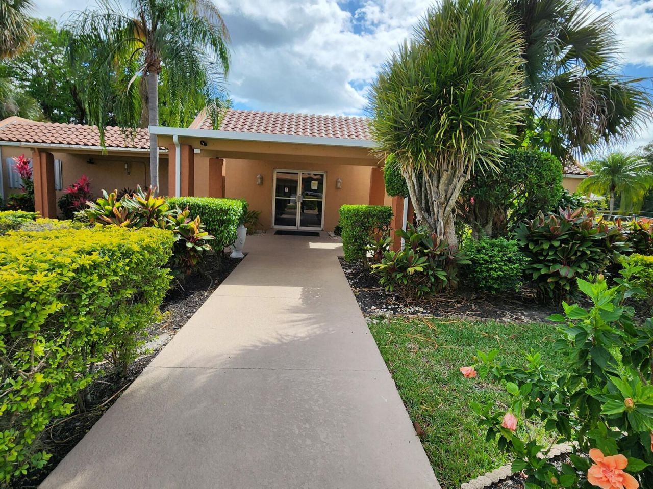 8842 W Mcnab Road, Unit 205, Tamarac, FL 33321 Photo