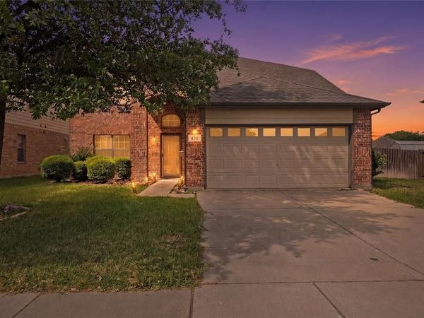 420 Goldstone Lane, Fort Worth, TX 76131