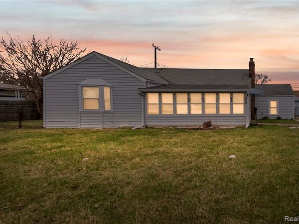 23276 Stewart Avenue, Warren, MI 48089