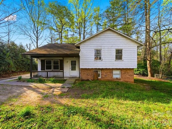 2374 Gingercake Court , Hickory, NC 28645