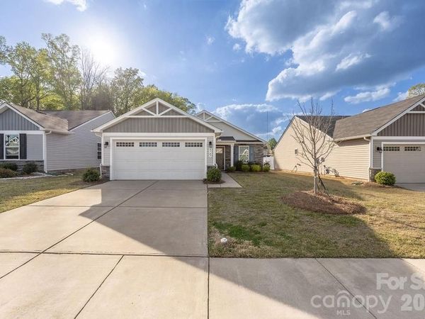 9747 Wardley Drive, Charlotte, NC 28215