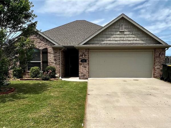 131 Sullivans, Centerton, AR 72719