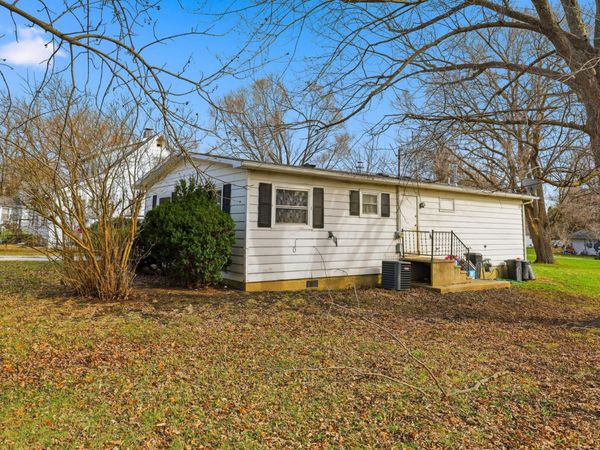 350 E Summer Street , Paxton, IL 60957