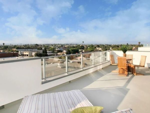 4133 Redwood Avenue, Unit 1015, Los Angeles, CA 90066