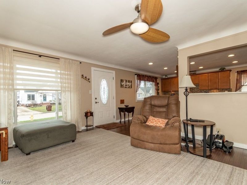 8325 Kenton Avenue, Parma, OH 44129 Photo 11