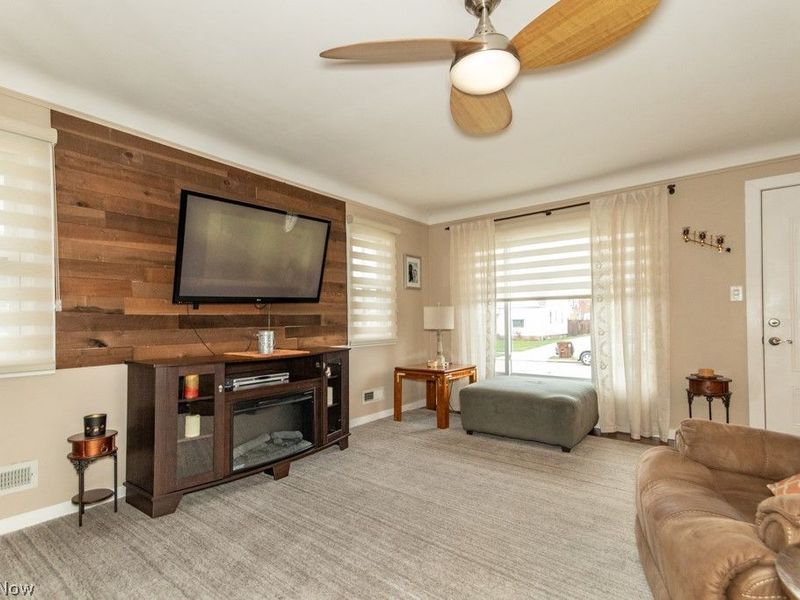 8325 Kenton Avenue, Parma, OH 44129 Photo 2