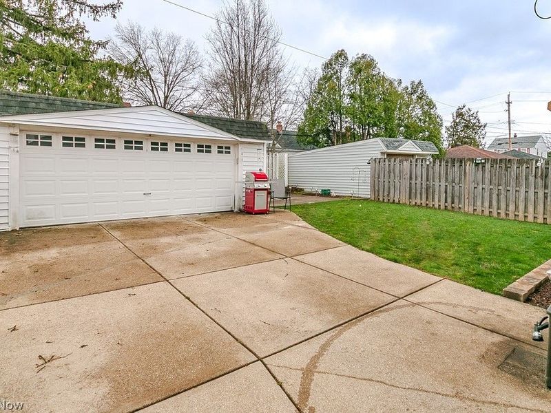 8325 Kenton Avenue, Parma, OH 44129 Photo 25