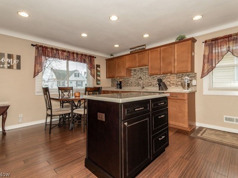 8325 Kenton Avenue, Parma, OH 44129 Photo 4