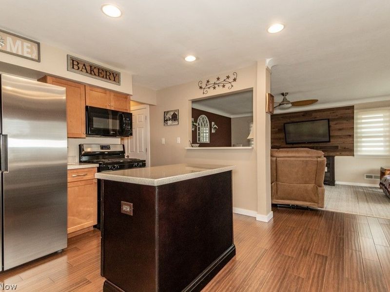 8325 Kenton Avenue, Parma, OH 44129 Photo 6