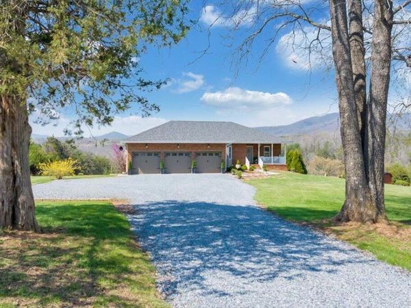 5129 Wheatland RD , Bedford, VA 24523