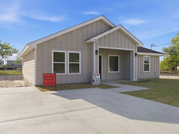 1090 Kifuri Street, Eagle Pass, TX 78852