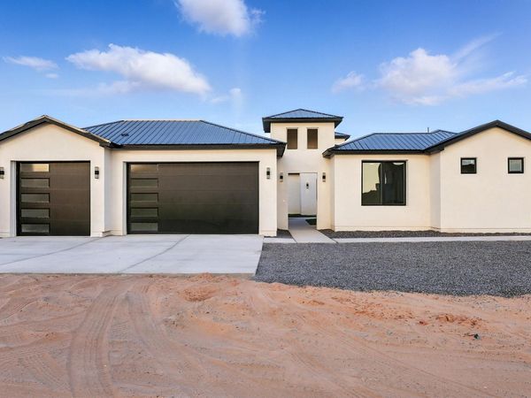 2016 Contreras Road NE, Rio Rancho, NM 87144