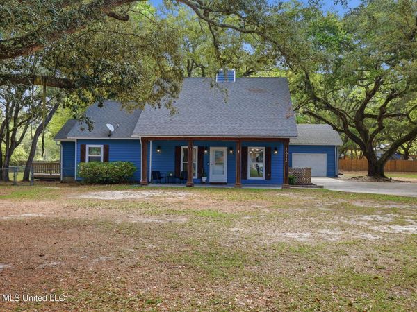 1612 S 11th Street, Ocean Springs, MS 39564