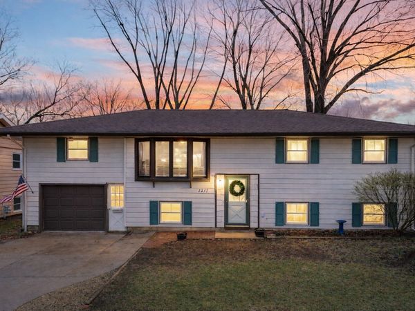 1217 Searle Drive , Normal, IL 61761