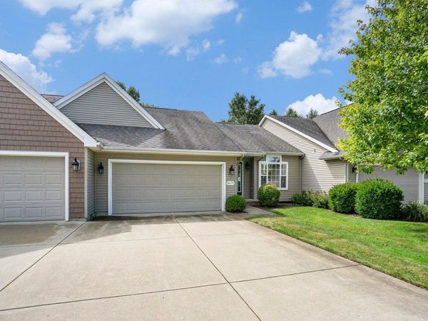 8691 Oakland Hills Circle, Unit 2, Portage, MI 49024