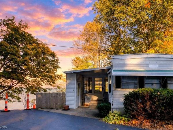 4017 Lake Road, Unit 17, Conneaut, OH 44030