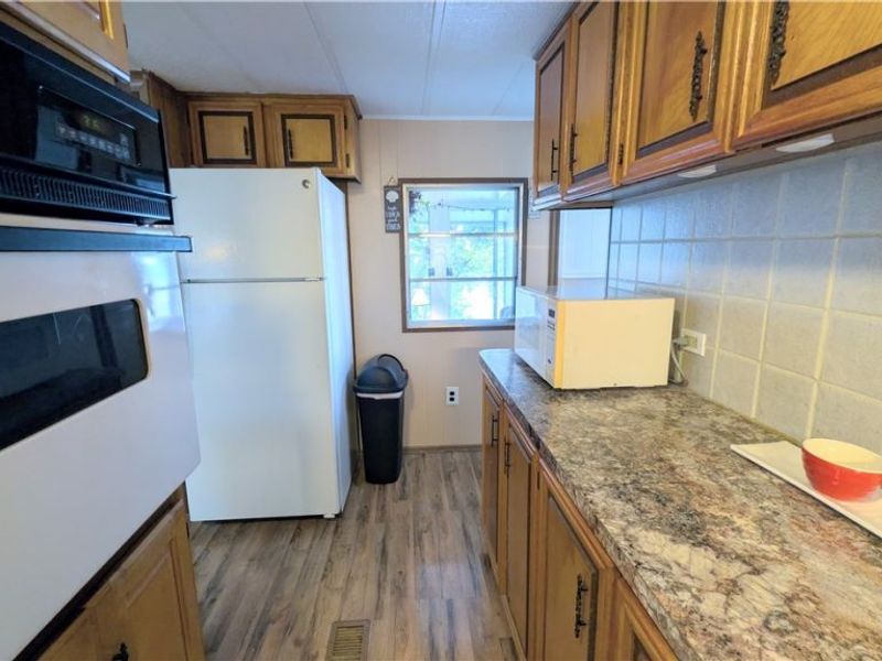 4017 Lake Road, Unit 17, Conneaut, OH 44030 Photo 12