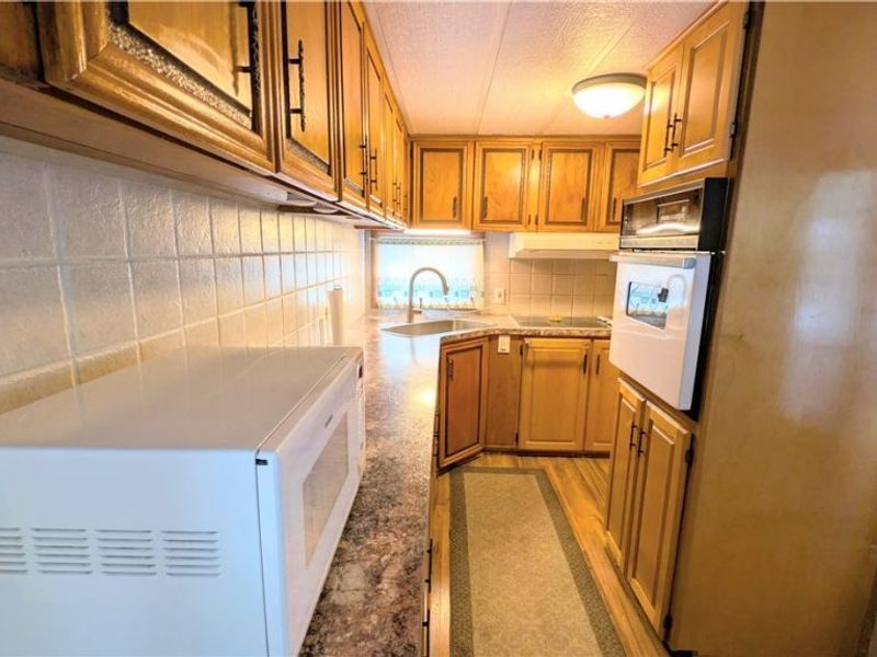 4017 Lake Road, Unit 17, Conneaut, OH 44030 Photo 14