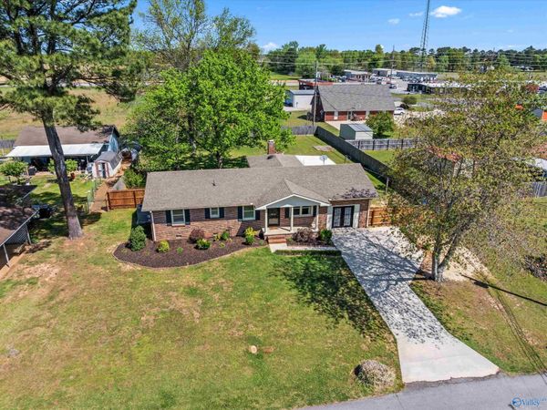 18516 Elles Drive, Athens, AL 35611