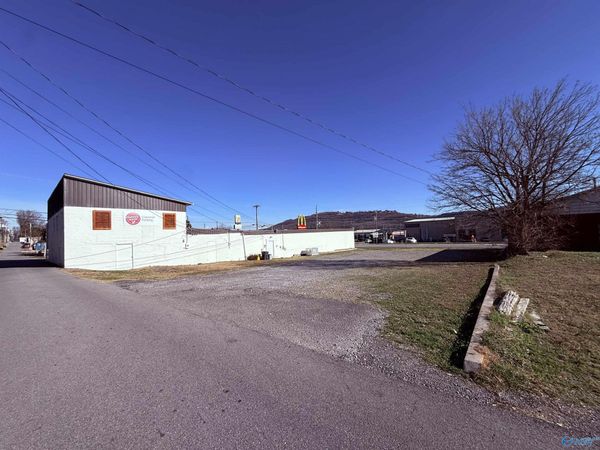 1800 Gunter Avenue, Guntersville, AL 35976