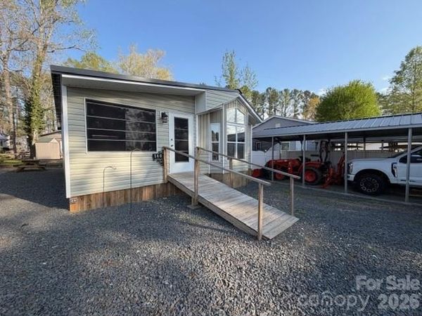 140 Hide A Way Trail , Mount Gilead, NC 27306