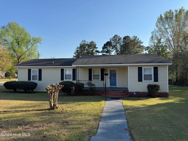 325 Tuskeegee Drive, Laurinburg, NC 28352