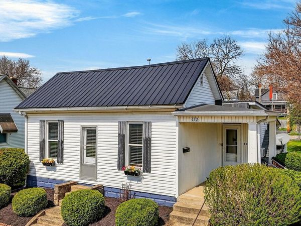 122 Pleasant Street , Circleville, OH 43113