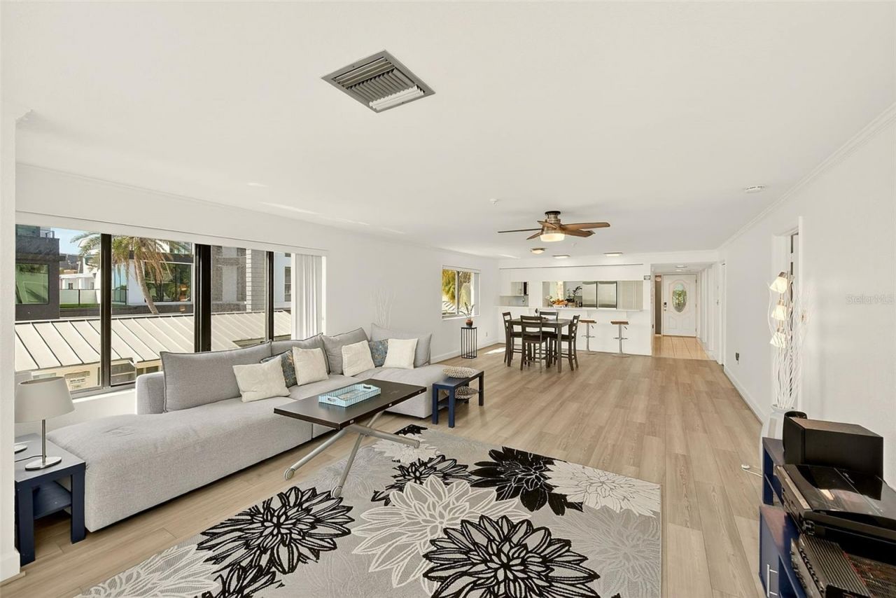 74 Gulf Boulevard, Unit 1B, Indian Rocks Beach, FL 33785 Photo