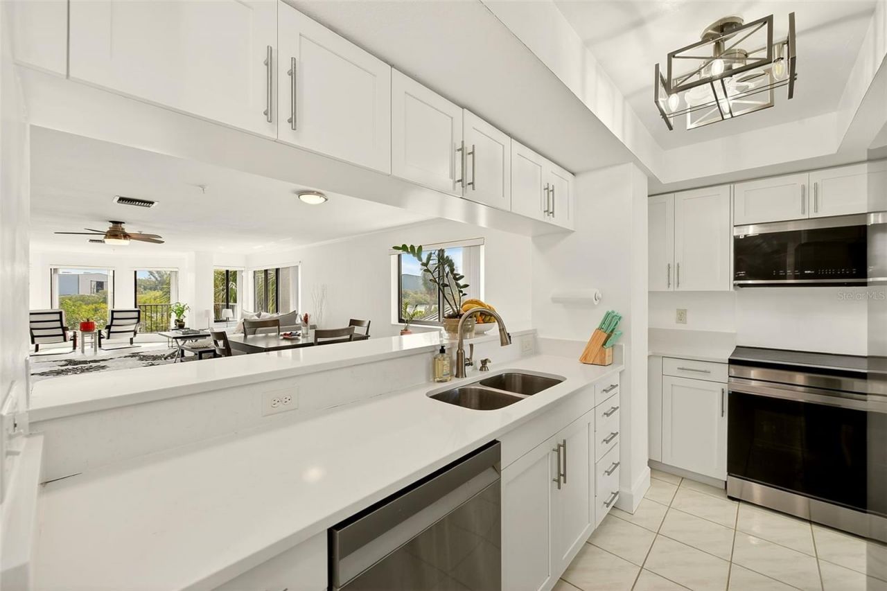 74 Gulf Boulevard, Unit 1B, Indian Rocks Beach, FL 33785 Photo