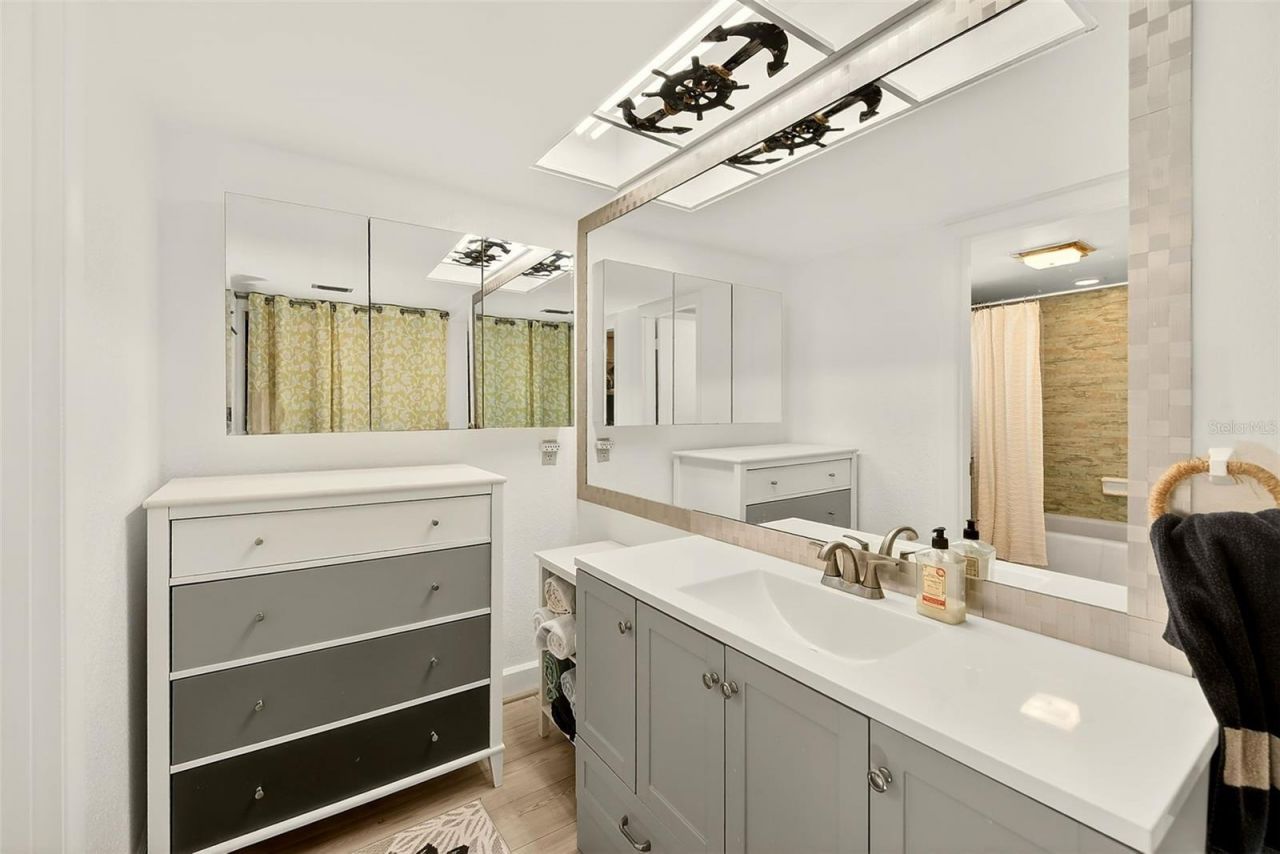 74 Gulf Boulevard, Unit 1B, Indian Rocks Beach, FL 33785 Photo