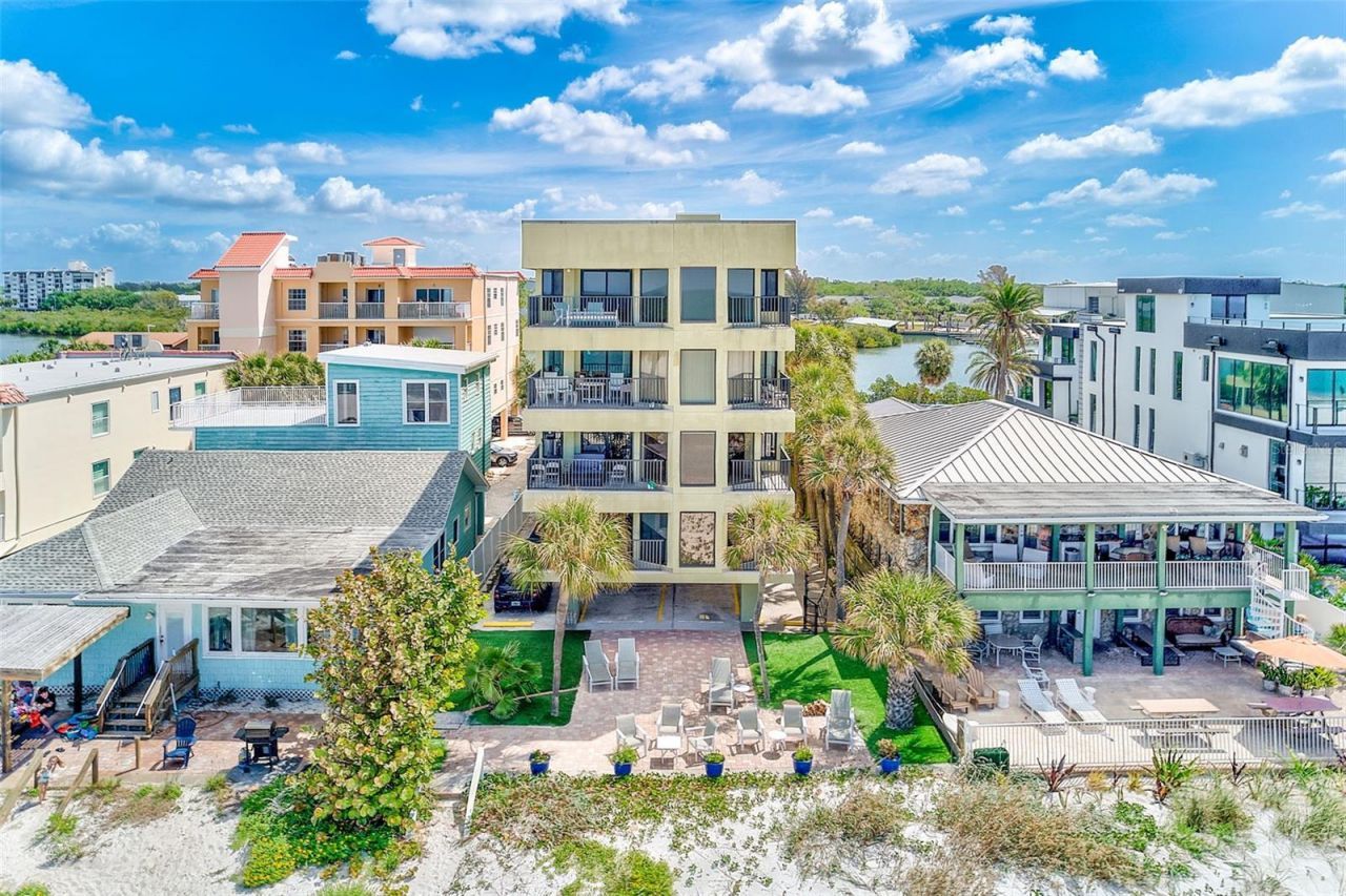 74 Gulf Boulevard, Unit 1B, Indian Rocks Beach, FL 33785 Photo