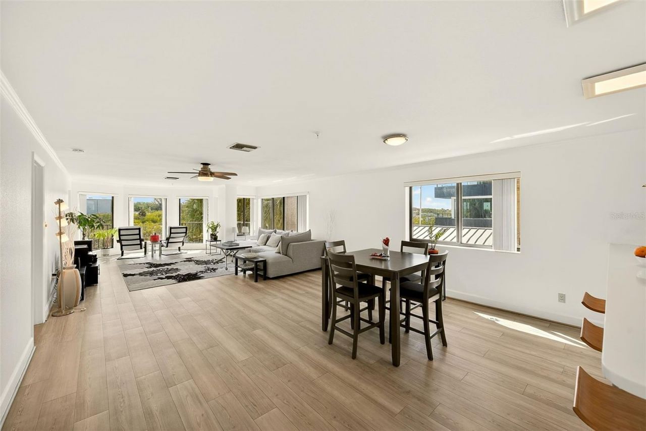 74 Gulf Boulevard, Unit 1B, Indian Rocks Beach, FL 33785 Photo