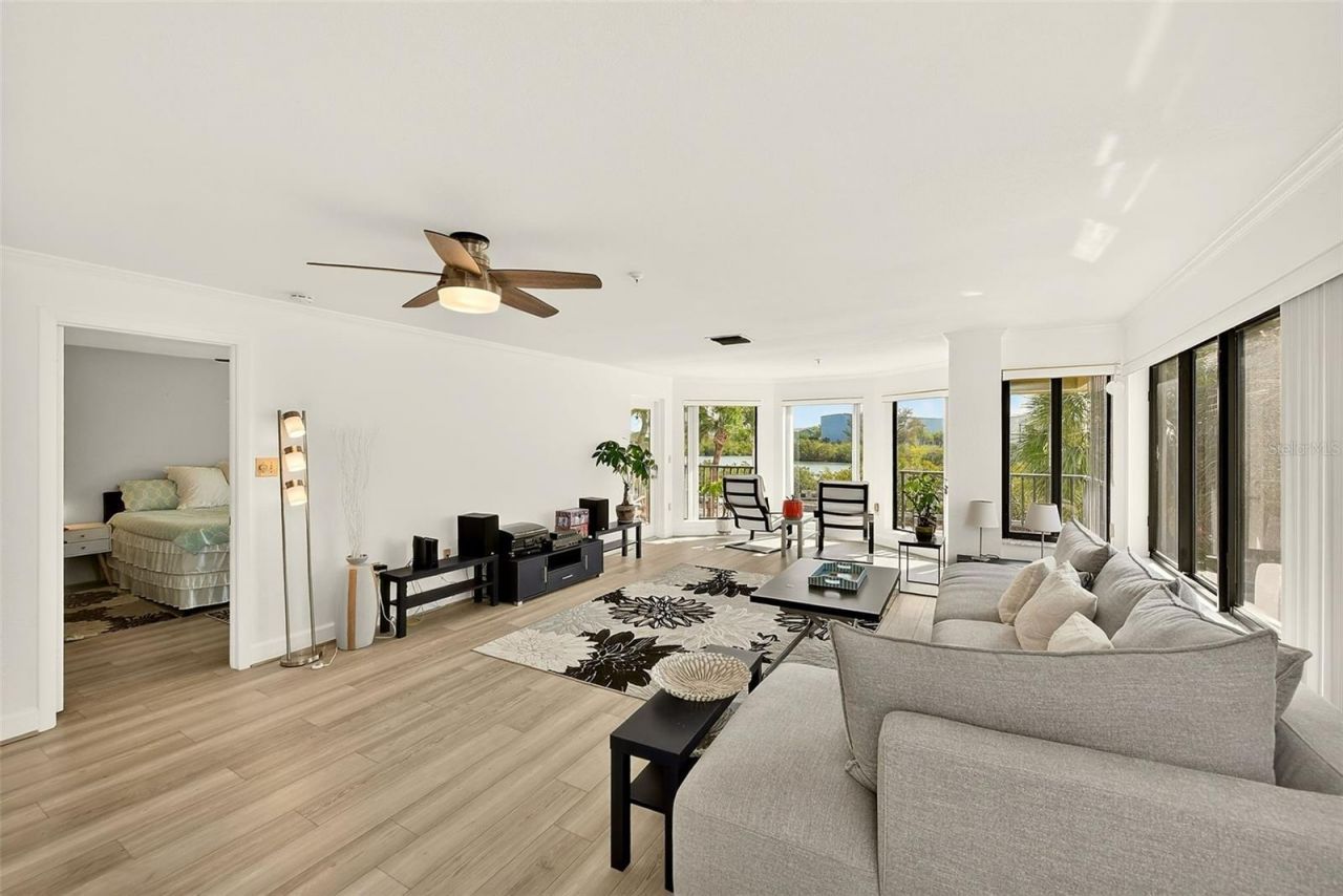 74 Gulf Boulevard, Unit 1B, Indian Rocks Beach, FL 33785 Photo