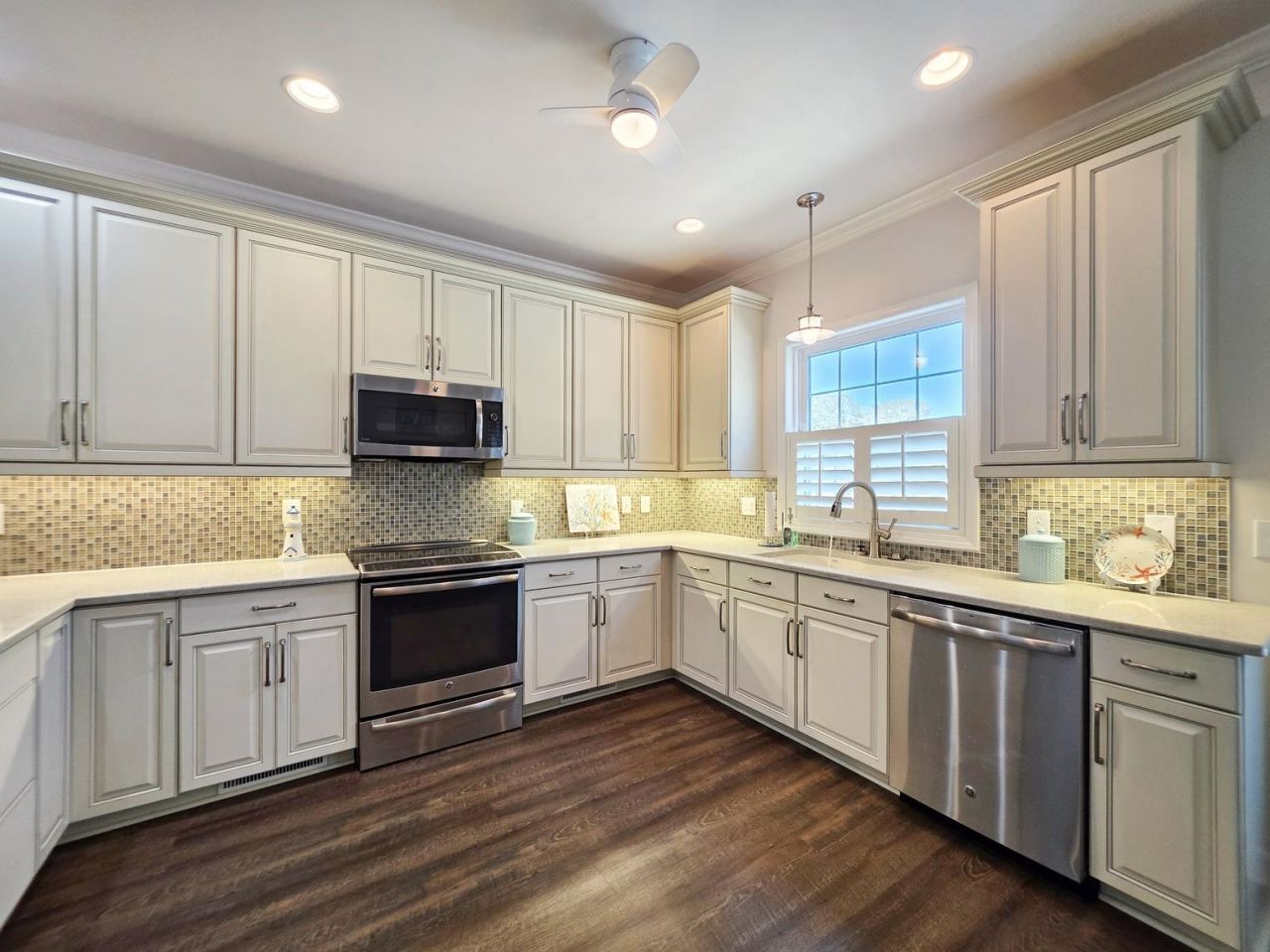 601 Hillside Dr. N Photo 10