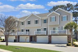 601 Hillside Dr. N photo 4