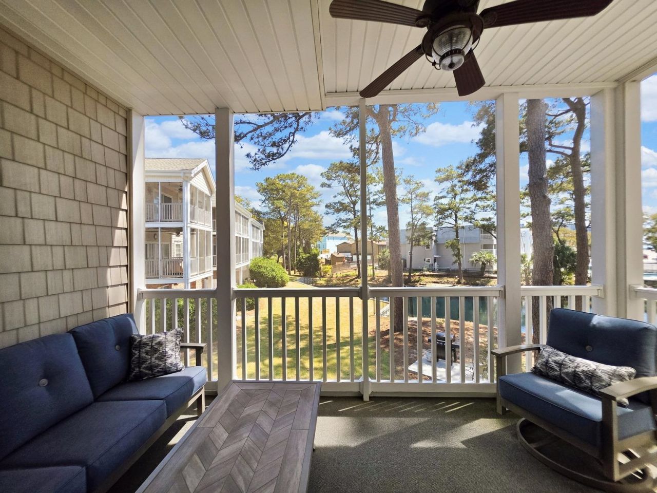 601 Hillside Dr. N Photo 36