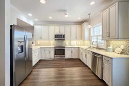 601 Hillside Dr. N photo 4