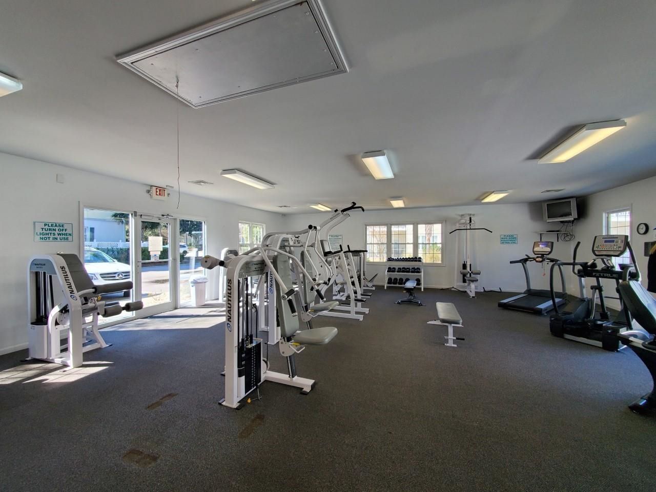 601 Hillside Dr. N Photo 87