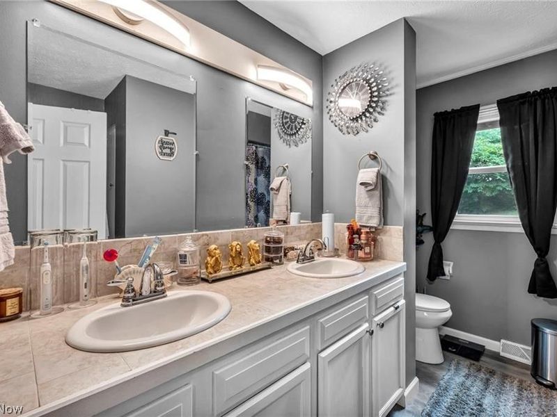 412 Stevenson Avenue, Akron, OH 44312 Photo 12