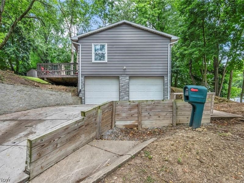 412 Stevenson Avenue, Akron, OH 44312 Photo 2