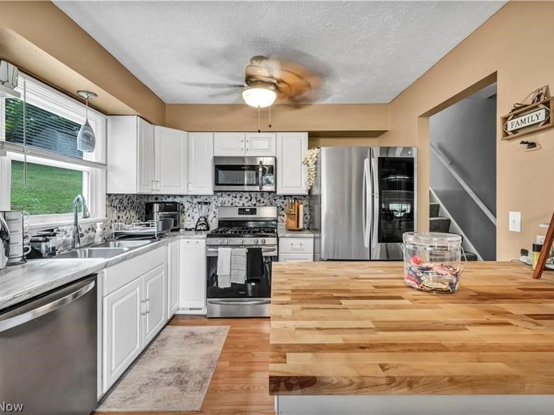 412 Stevenson Avenue, Akron, OH 44312 Photo 7