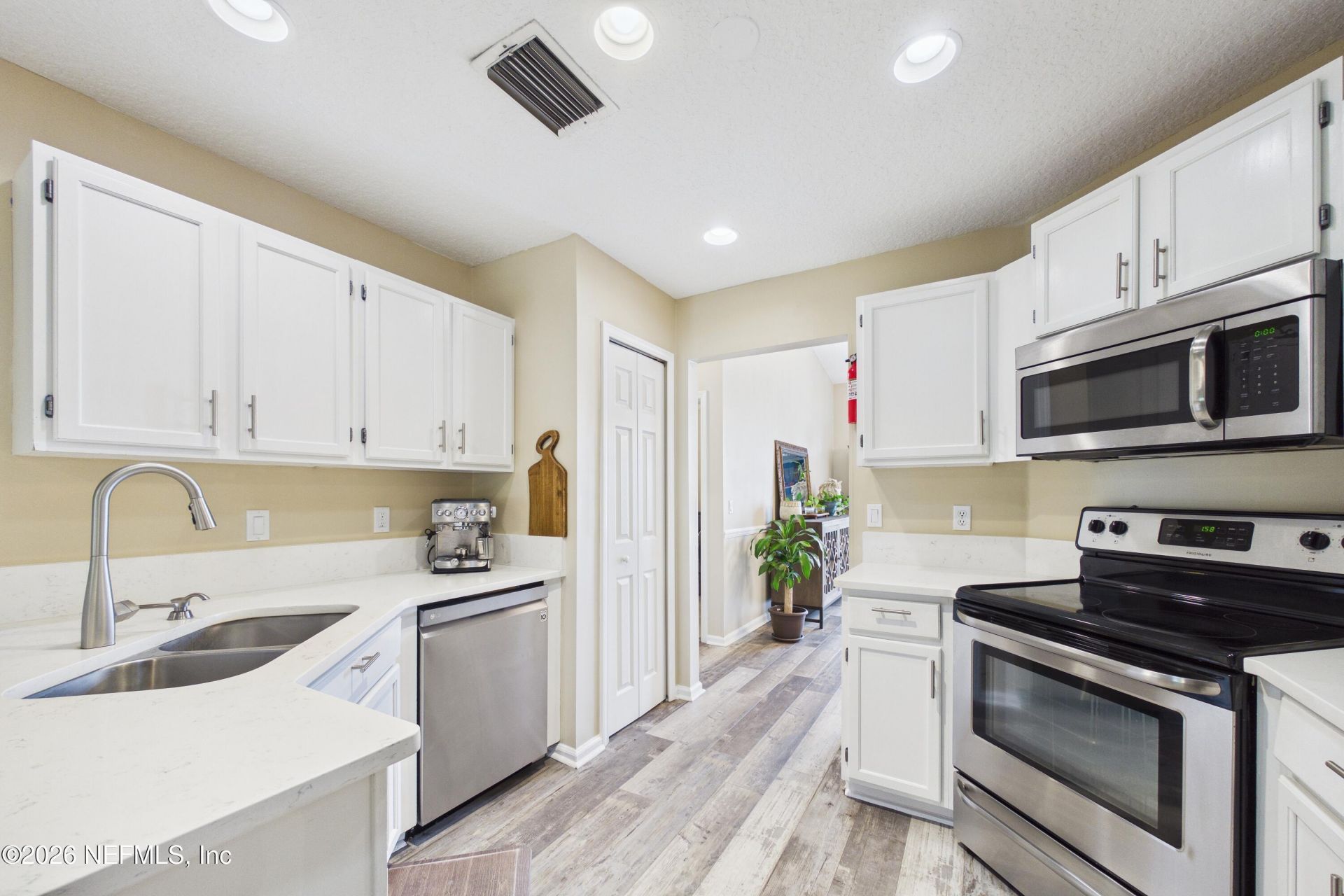 2487 Winged Elm Drive E, Jacksonville, FL 32246 Photo