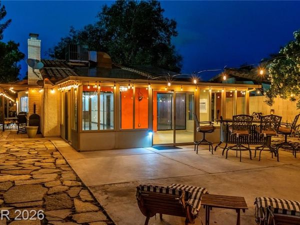 2457 Swan Lane , Las Vegas, NV 89121