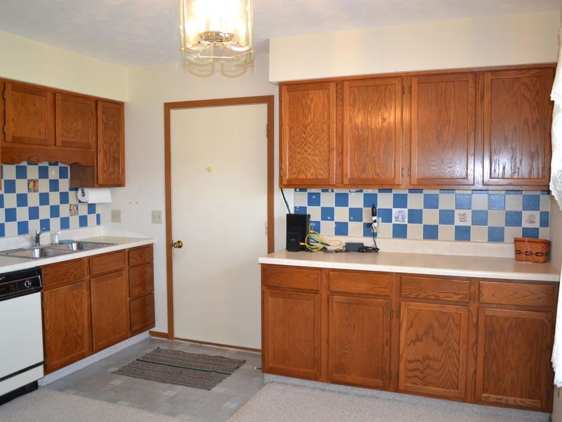 3052 E Brixton Drive, Springfield, OH 45503 Photo 13