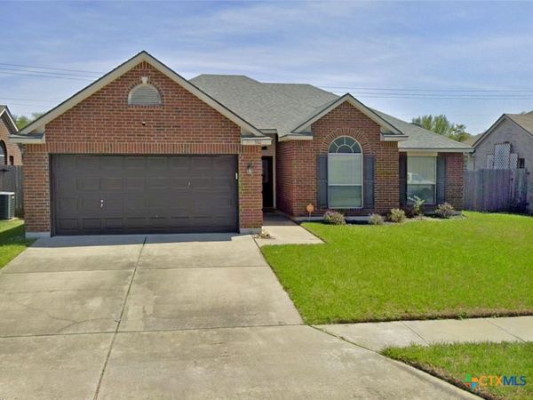 330 Macon Creek, Victoria, TX 77901