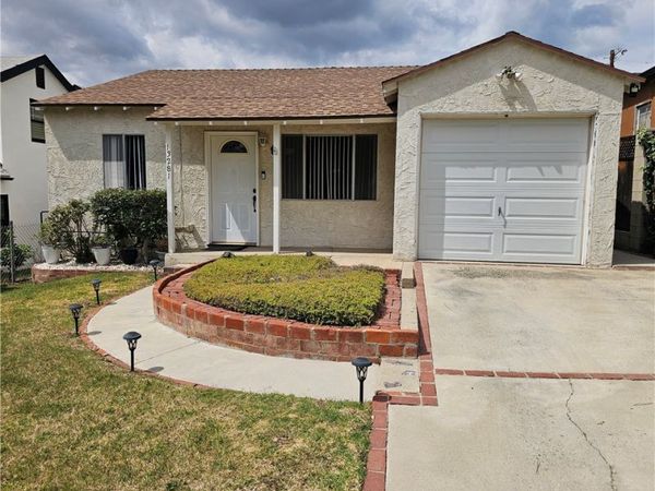 13281 Dyer, Sylmar, CA 91342