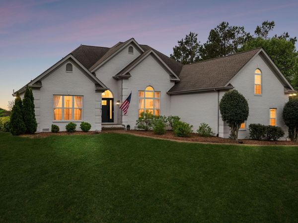 2707 Brenda St, Thompsons Station, TN 37179