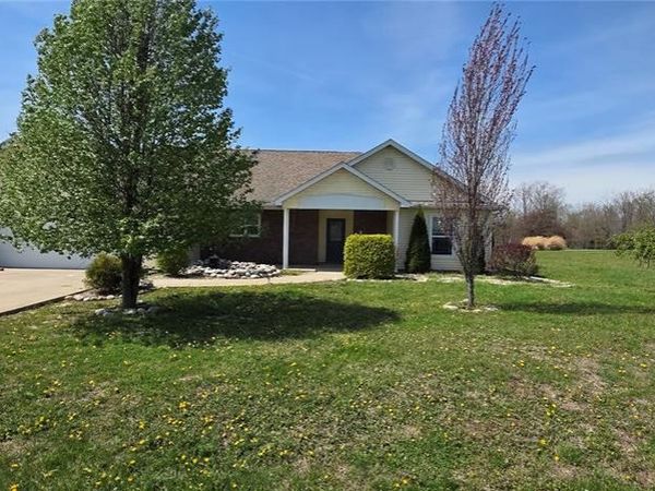 11213 Maggie Drive, Marion, IL 62959