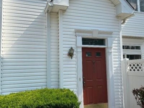 82 Hancock Dr, Morris, NJ 07960